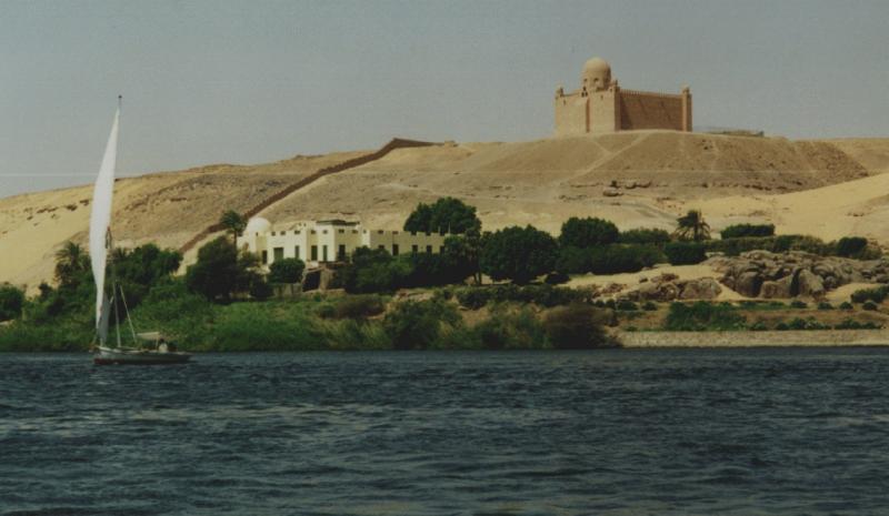 agha-khan-mausoleum-aswan5