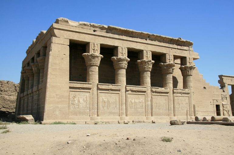 temple-of-hathor-dendera-egypt-photo_1434458-770tall